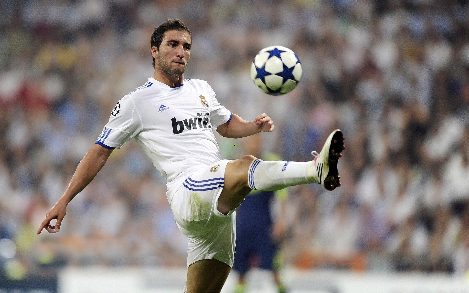 奥莱因背身列队事件遭禁足六个月,贝隆上诉至国际体育仲裁法庭