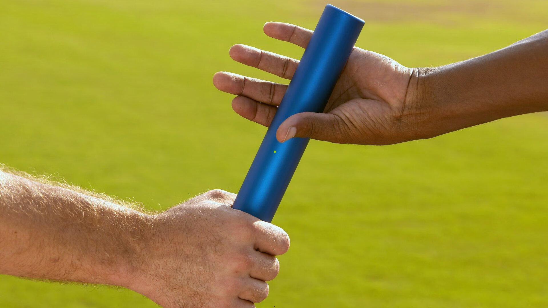 谭龙连场戴帽荣膺本土射手王,珍贵中锋铸就绿茵传奇